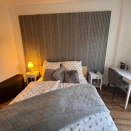 By Chelly * Creussen