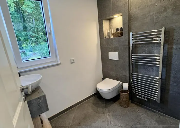 By Chelly 公寓 Creussen