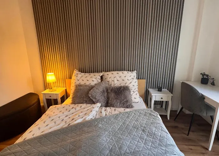 By Chelly * Creussen